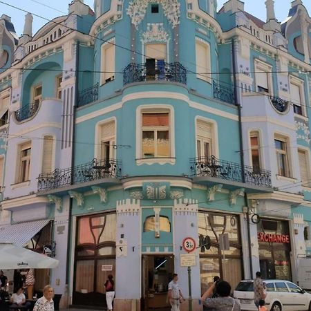 A Piece Of History In Moscovitz Palace Oradea Exterior photo
